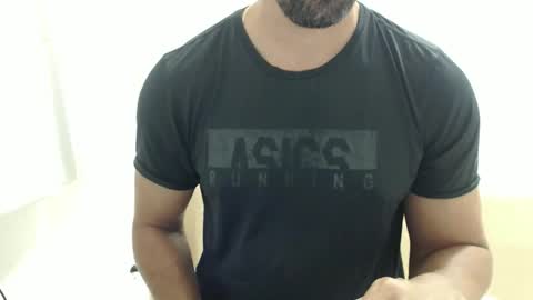 Snapshot of cashmastermuscle77 chatting on 03-12-26, 11:00 cashmastermuscle77 online show from 03-12-26, 11:00