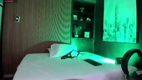 Snapshot of caspermilers chatting on 06-19-26, 01:37 Casper online show from 06-19-26, 01:37