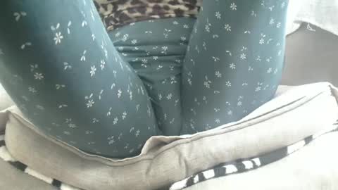 Snapshot of cassandra_joy chatting on 01-12-25, 07:53 Cassandra joy online show from 01-12-25, 07:53