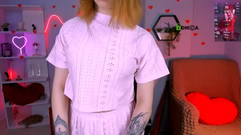 Cassandra online show from 03-25-26, 08:37