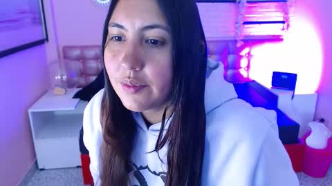 Snapshot of cassandra_ruizz chatting on 11-24-25, 07:57 573215024606 online show from 11-24-25, 07:57