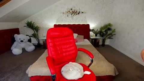 Snapshot of cassandrastars chatting on 02-11-25, 10:37 Cassandra online show from 02-11-25, 10:37