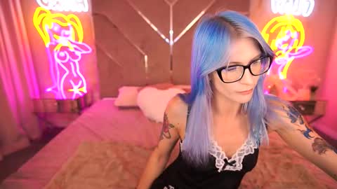 Snapshot of cassandrastars chatting on 10-21-25, 10:43 Cassandra online show from 10-21-25, 10:43