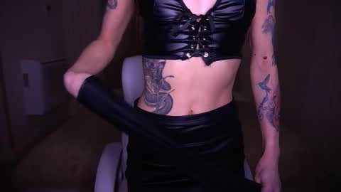 Snapshot of cassandrastars chatting on 11-24-25, 11:59 Cassandra online show from 11-24-25, 11:59