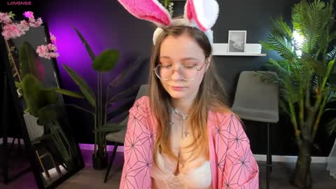 Snapshot of cassiecool chatting on 12-24-24, 09:33 assie online show from 12-24-24, 09:33