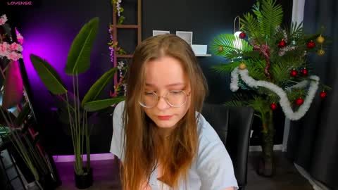Snapshot of cassiecool chatting on 12-27-24, 08:50 assie online show from 12-27-24, 08:50