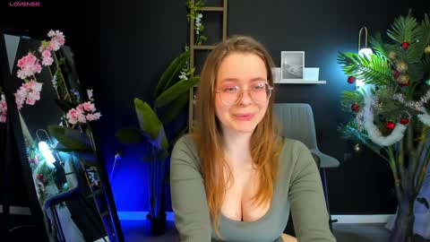 Snapshot of cassiecool chatting on 01-09-25, 12:14 assie online show from 01-09-25, 12:14