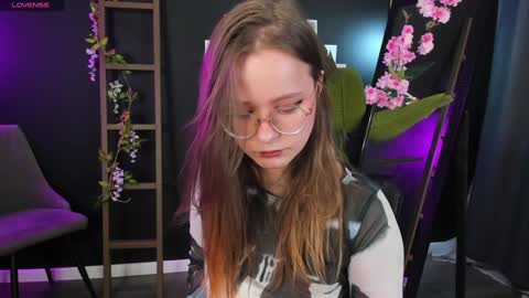 Snapshot of cassiecool chatting on 01-10-25, 08:59 assie online show from 01-10-25, 08:59