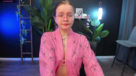 Snapshot of cassiecool chatting on 01-15-25, 08:37 assie online show from 01-15-25, 08:37