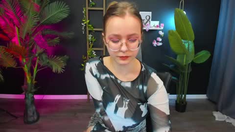 Snapshot of cassiecool chatting on 01-18-25, 11:33 assie online show from 01-18-25, 11:33