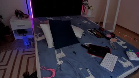 Snapshot of cassieevanss chatting on 01-10-25, 07:04 Cassie online show from 01-10-25, 07:04