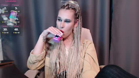 Snapshot of cassiemich chatting on 12-16-24, 03:43 Cassie online show from 12-16-24, 03:43