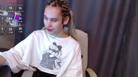 Snapshot of cassiemich chatting on 12-19-24, 02:46 Cassie online show from 12-19-24, 02:46