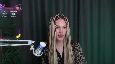 Snapshot of cassiemich chatting on 12-16-25, 04:39 Cassie online show from 12-16-25, 04:39