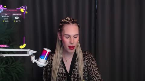 Snapshot of cassiemich chatting on 12-18-25, 07:47 Cassie online show from 12-18-25, 07:47