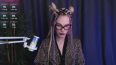 Snapshot of cassiemich chatting on 01-10-26, 11:42 Cassie online show from 01-10-26, 11:42