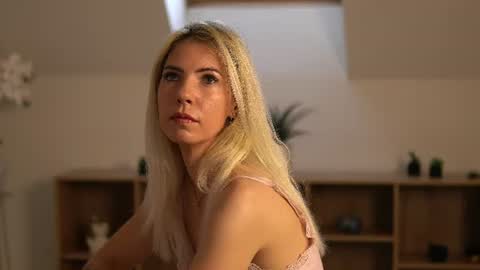 Snapshot of cassiemiles chatting on 06-17-26, 03:09 Cassi online show from 06-17-26, 03:09