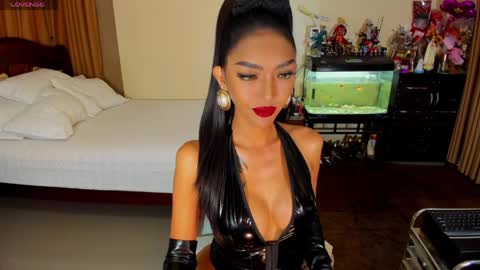 CassieValbalera online show from 05-12-26, 02:41