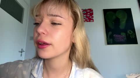 Olivia online show from 04-23-26, 06:14