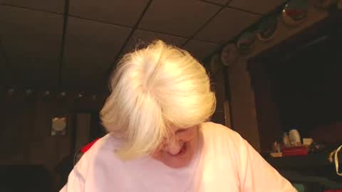 Snapshot of cat9paw chatting on 12-29-24, 07:43 cat online show from 12-29-24, 07:43