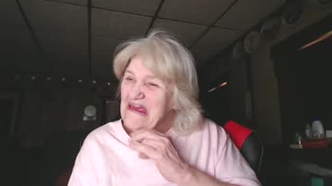 Snapshot of cat9paw chatting on 12-31-24, 04:35 cat online show from 12-31-24, 04:35