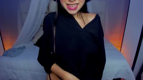 Snapshot of cat_kitty18 chatting on 03-06-26, 06:59 Lorena Saenz online show from 03-06-26, 06:59