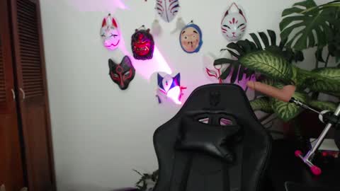 Snapshot of cat_salo chatting on 01-04-25, 11:27 Maria kittie PVT model online show from 01-04-25, 11:27