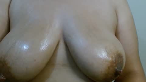 Snapshot of cata__gutierrez_ chatting on 03-08-25, 02:30 Cata online show from 03-08-25, 02:30