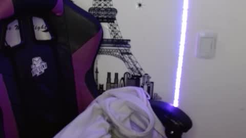 Snapshot of cata__gutierrez_ chatting on 02-17-26, 03:36 Cata online show from 02-17-26, 03:36