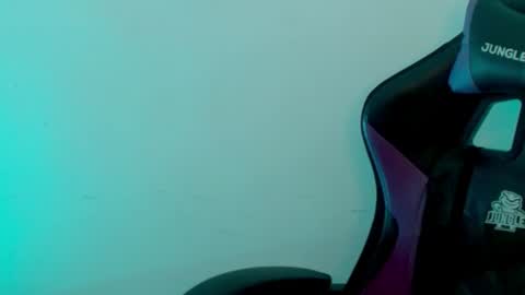 Snapshot of cata__gutierrez_ chatting on 06-19-26, 04:33 Cata online show from 06-19-26, 04:33