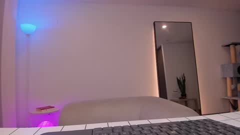 Snapshot of cata_n_cami chatting on 11-02-25, 03:09 cata_n_cami online show from 11-02-25, 03:09