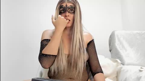 Snapshot of catadoll_1 chatting on 01-20-25, 08:40 Catalina online show from 01-20-25, 08:40