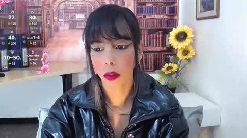 Queen Catalella online show from 10-24-25, 03:25
