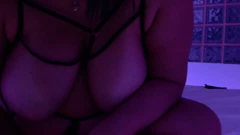 Luna Velvet online show from 05-15-26, 11:01