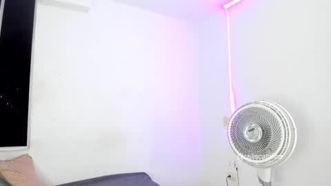 Snapshot of cataliana_mega1 chatting on 11-06-25, 11:04 celiscatalina instagram online show from 11-06-25, 11:04