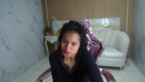 Catalina  online show from 10-12-25, 01:32