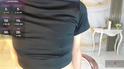 Catalina  online show from 11-12-25, 03:18