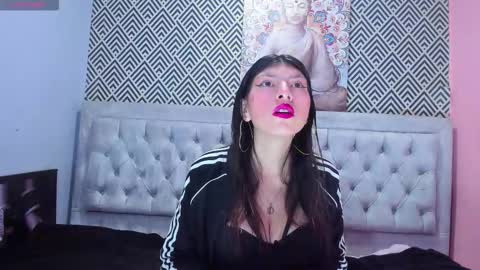 CATLINA HERRERA online show from 10-13-25, 01:33