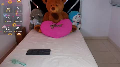 Snapshot of catalina_smith__ chatting on 10-22-25, 11:59 Catalina online show from 10-22-25, 11:59