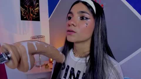 catalina_whore1 online show from 11-24-25, 07:46