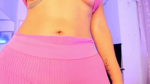 Snapshot of catalinamuss_ chatting on 02-21-25, 02:27 Catalina online show from 02-21-25, 02:27