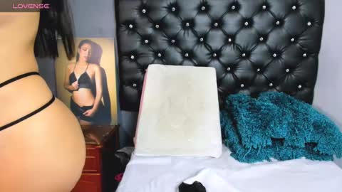 Snapshot of catalinamuss_ chatting on 10-10-25, 05:23 Catalina online show from 10-10-25, 05:23