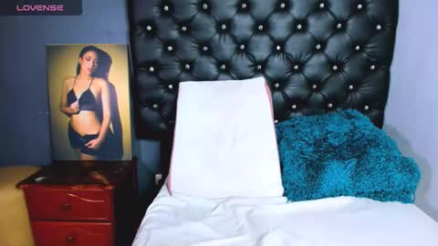 Catalina online show from 11-28-25, 06:32