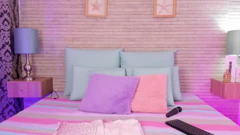 CatalinnaThompson online show from 01-03-25, 12:08