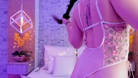 CatalinnaThompson online show from 11-16-25, 11:49