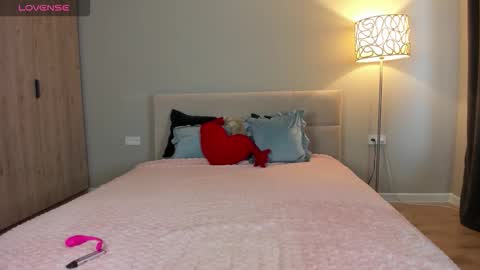 Snapshot of catanadick chatting on 12-04-25, 08:23 Pat online show from 12-04-25, 08:23