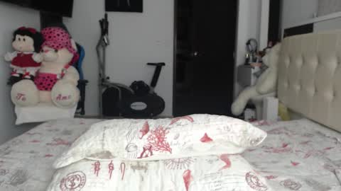 Snapshot of caterineloves chatting on 01-15-26, 03:22 katerine online show from 01-15-26, 03:22