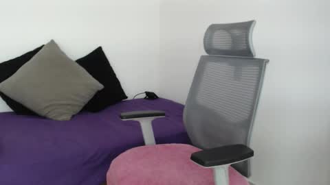 Snapshot of caterineloves chatting on 02-14-26, 09:00 katerine online show from 02-14-26, 09:00