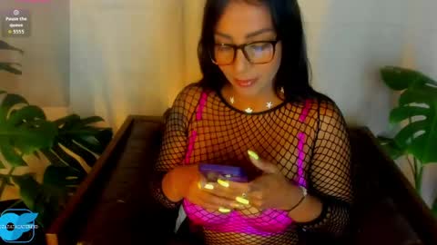 Caterine Zapata  online show from 04-24-26, 04:31