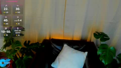 Caterine Zapata  online show from 04-28-26, 04:12